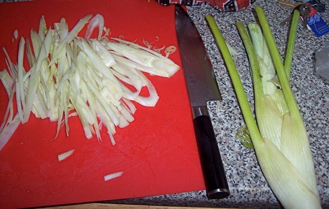 Sliced fennel, whole fennel